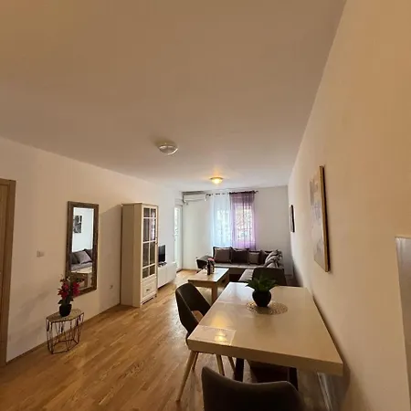 Enjoy Apartment *